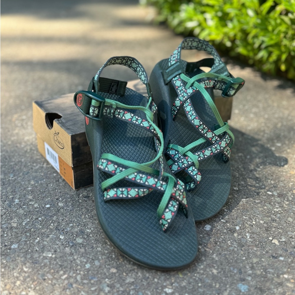 UNWORN Chaco Women's Size 7 Sandals Green ZCloud X2 Remix in Creed Pine